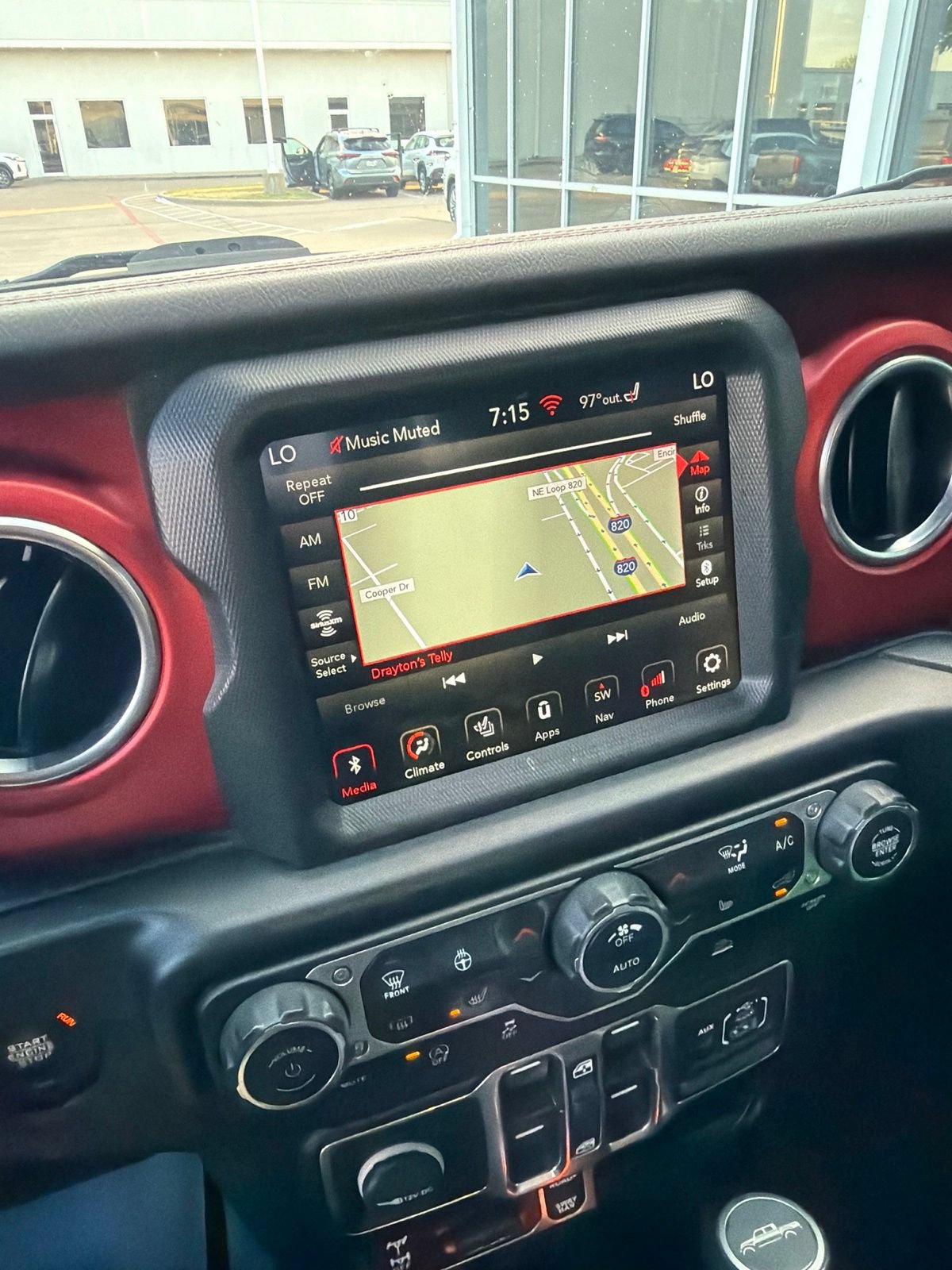 Used 2021 Jeep Gladiator Rubicon AWD/4WD image 9