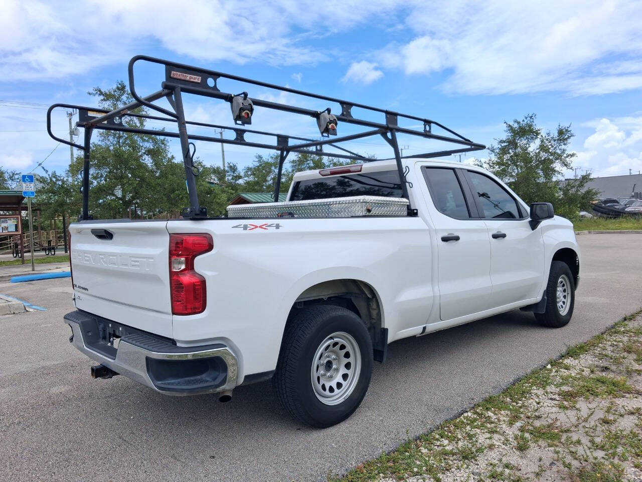 Used 2023 Chevrolet Silverado 1500 W/T w/ Trailering Package AWD/4WD image 6