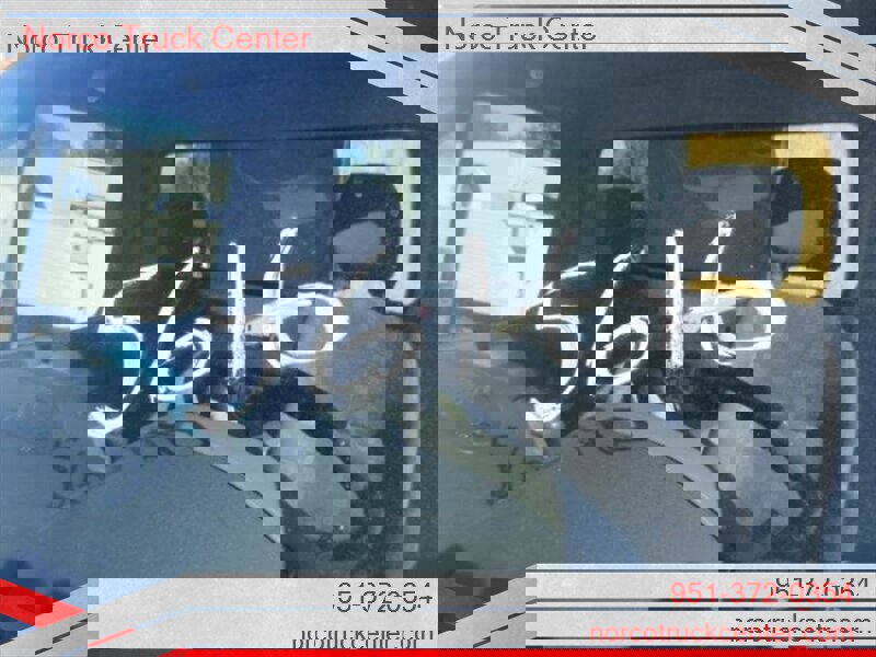 Used 2005 Dodge Sprinter 2500 image 31