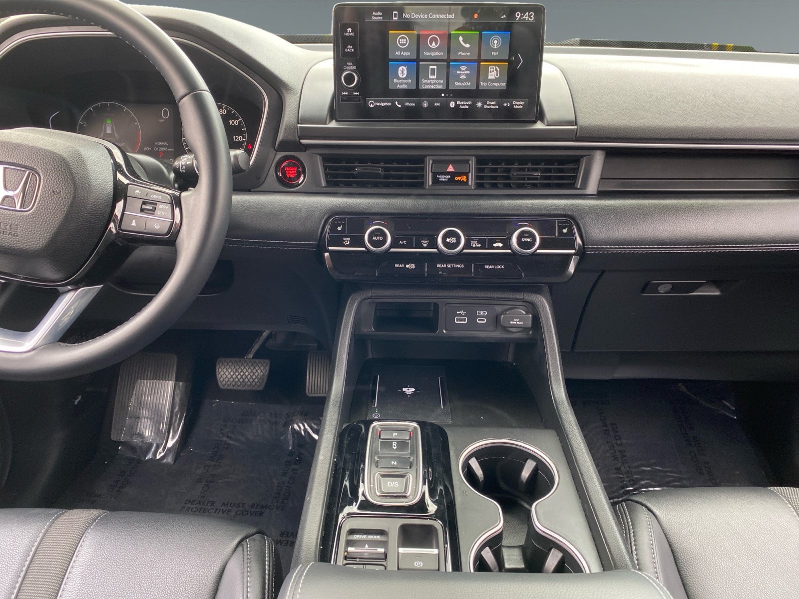 Used 2025 Honda Pilot Touring image 11