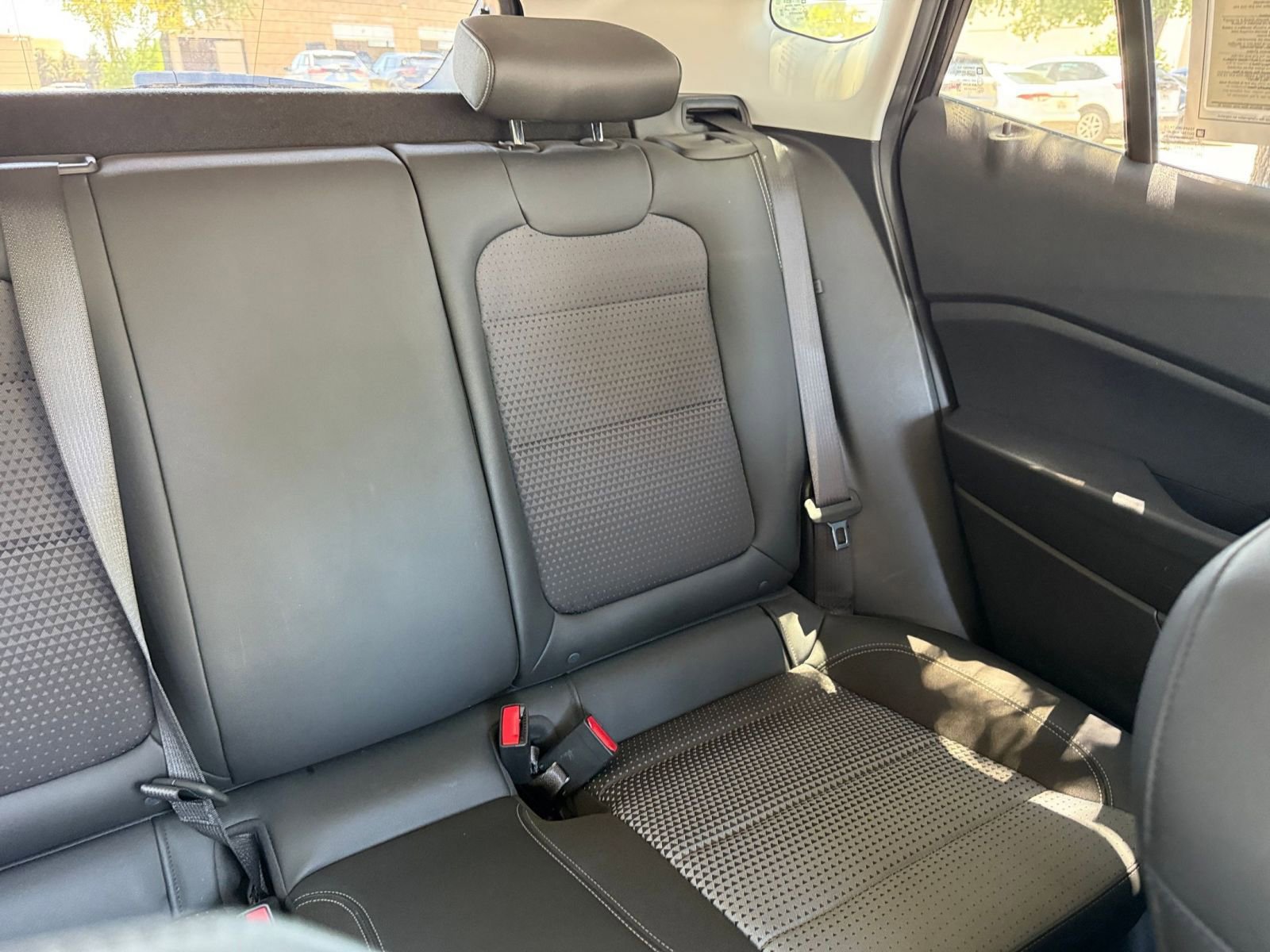 Used 2025 Chevrolet Trax LT FWD image 37