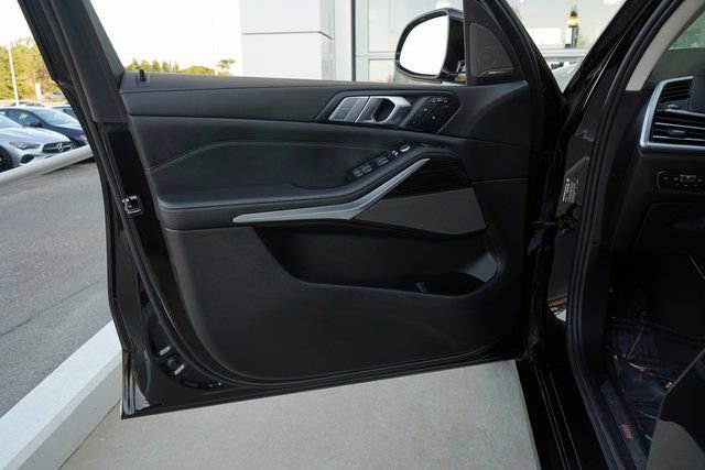 Used 2021 BMW X7 xDrive40i w/ Premium Package image 14