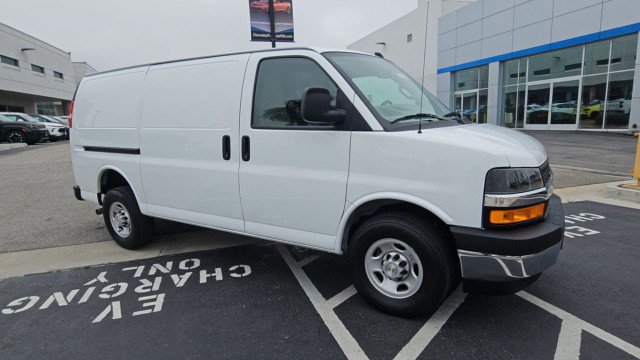 Used 2024 Chevrolet Express 2500 w/ Driver Convenience Package RWD image 2