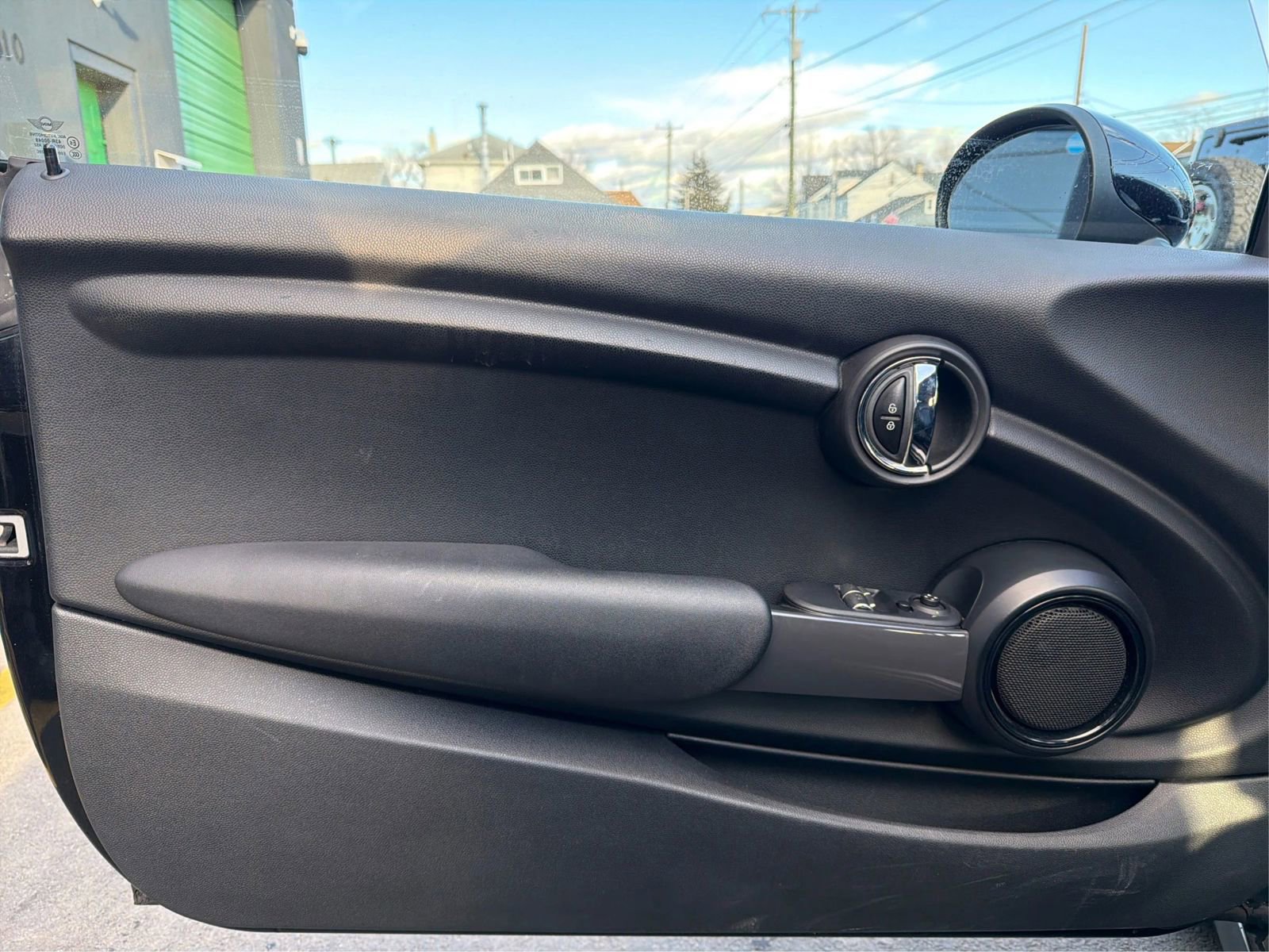 Used 2018 MINI Cooper 2-Door Hardtop w/ Signature Line Package image 20