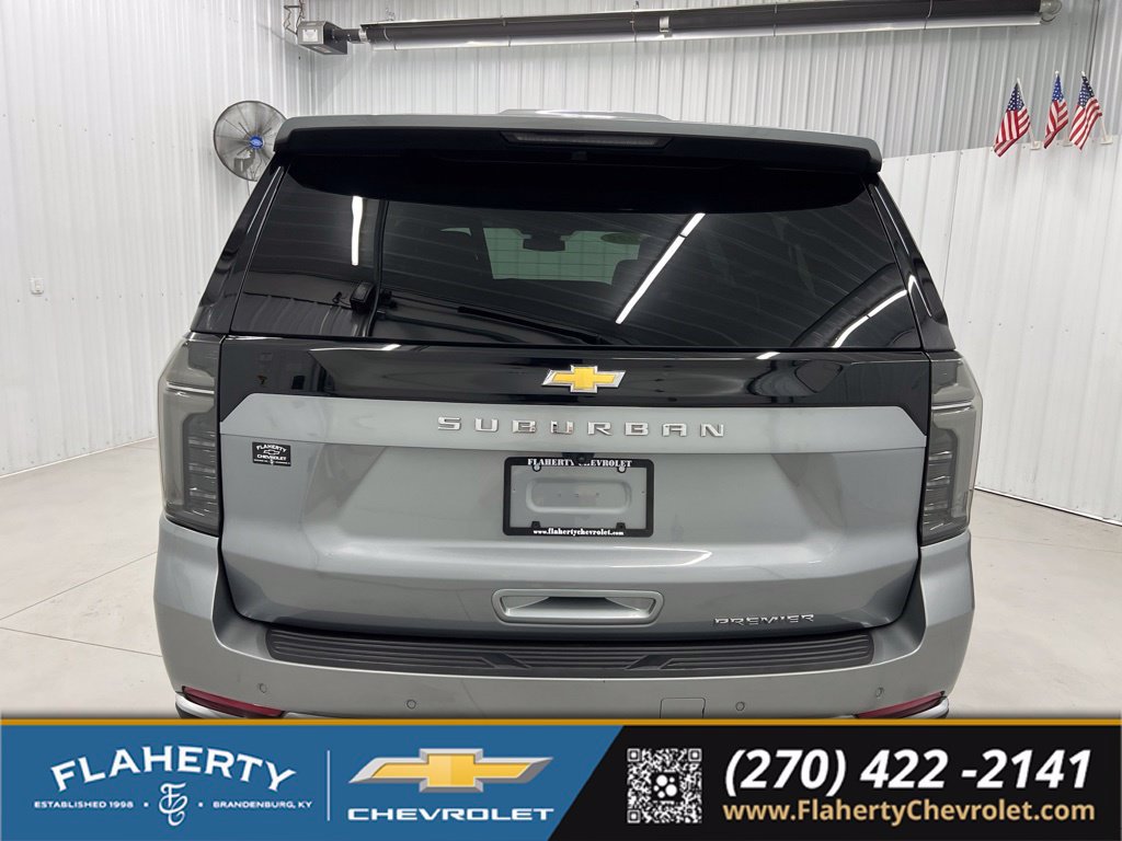 Used 2026 Chevrolet Suburban Premier AWD/4WD image 4