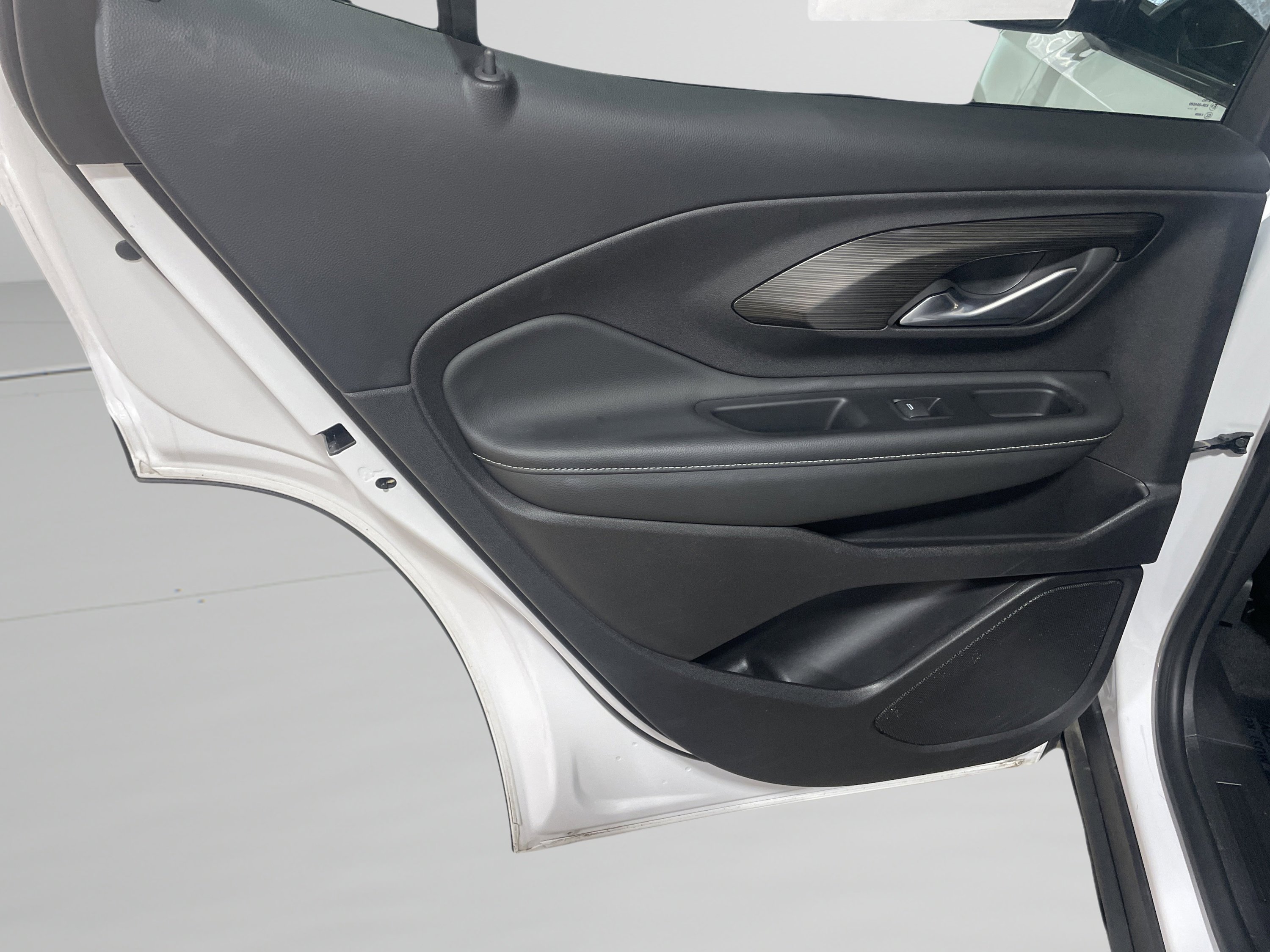 Used 2024 GMC Terrain SLT image 10