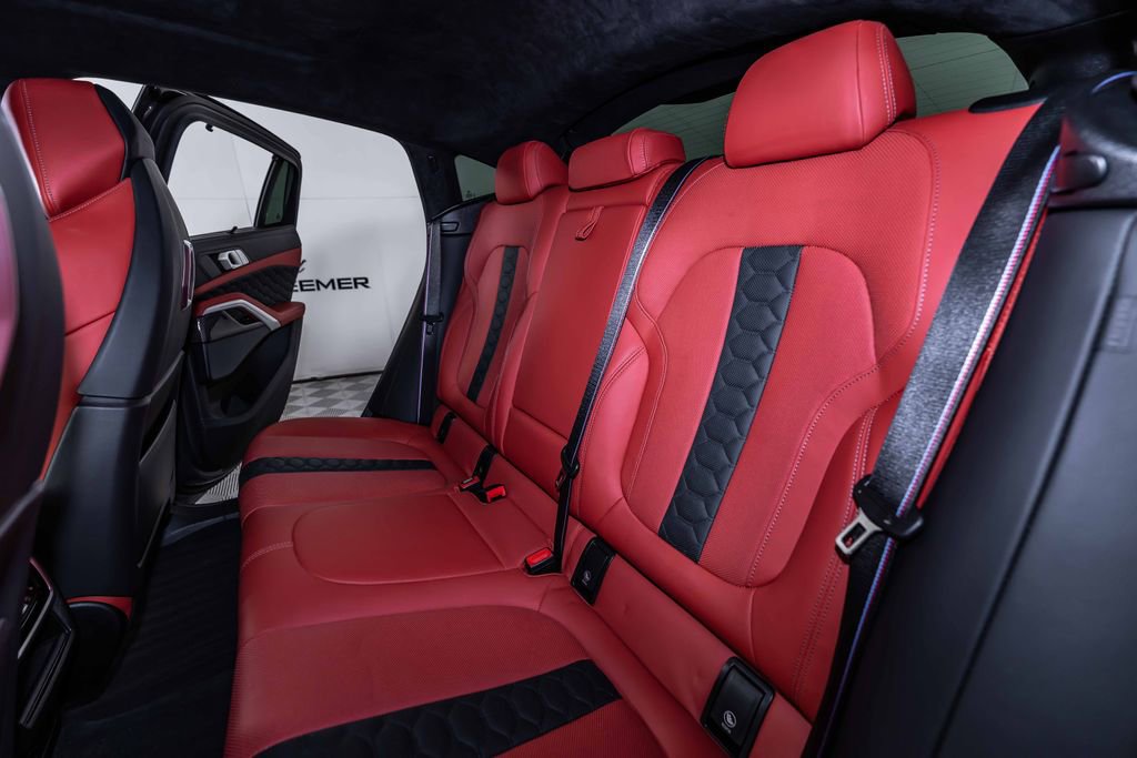 Used 2024 BMW X6 M Competition w/ Executive Package image 17