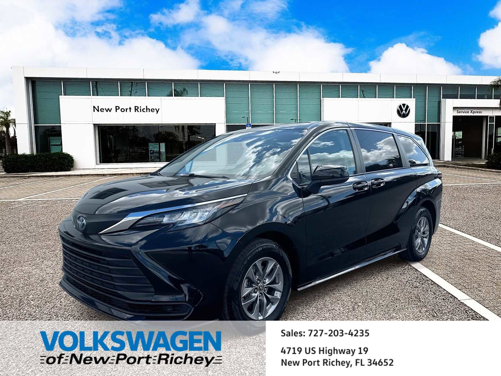 Used 2023 Toyota Sienna LE