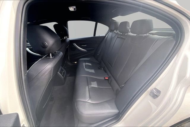 Used 2015 BMW 320i Sedan RWD image 28