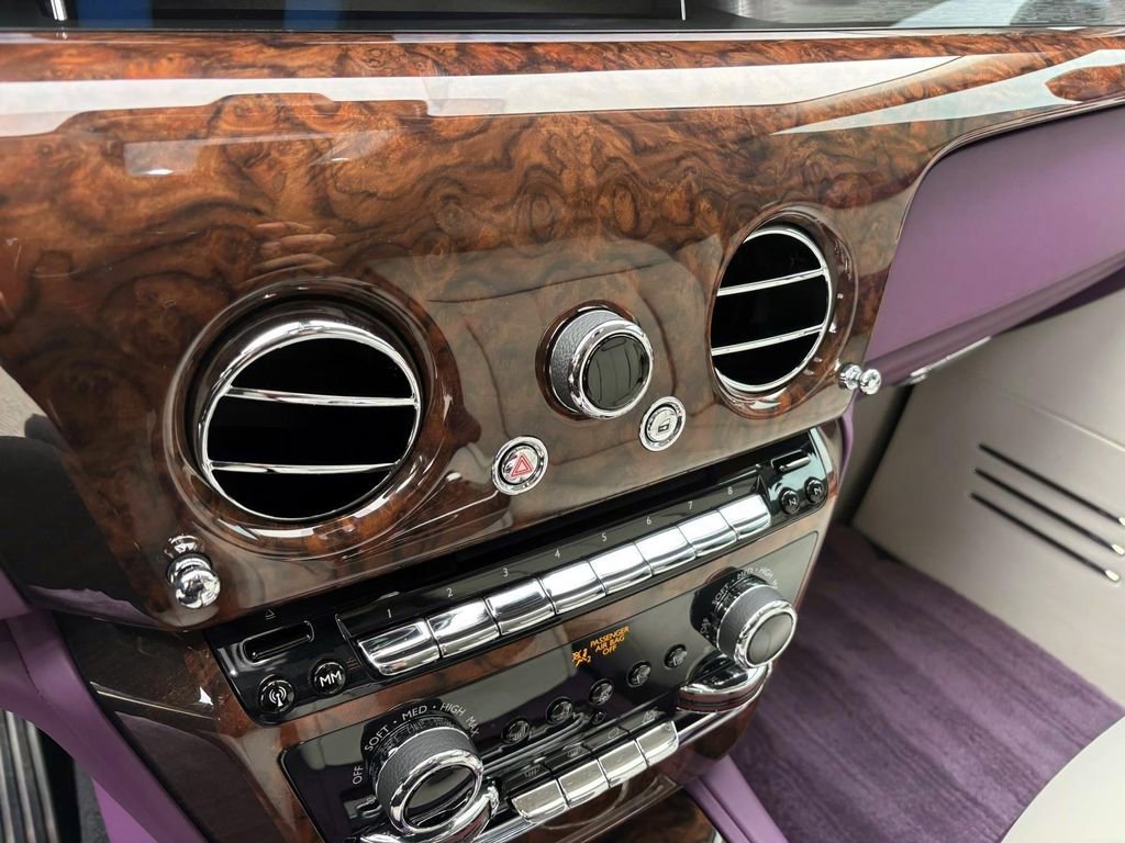 Used 2019 Rolls-Royce Phantom Sedan image 25