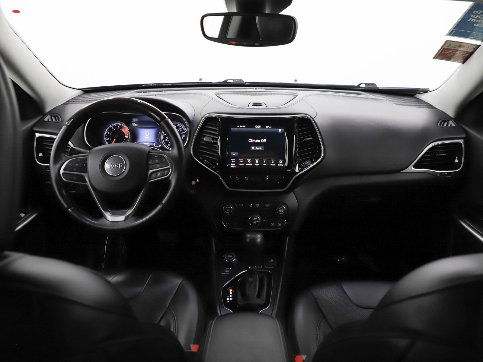 Used 2019 Jeep Cherokee Overland w/ Technology Group image 13