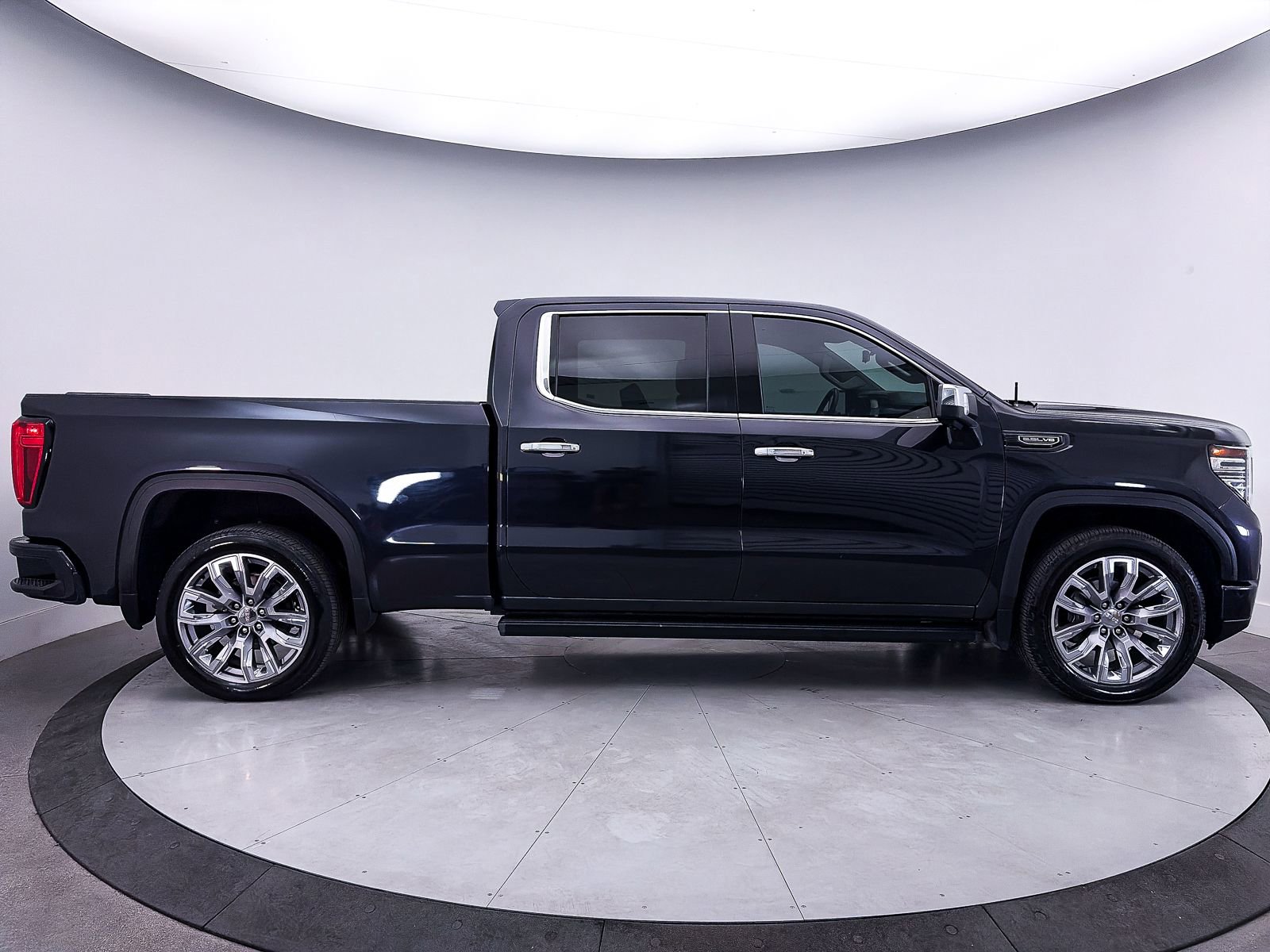 Used 2022 GMC Sierra 1500 Denali w/ Denali Reserve Package AWD/4WD image 43