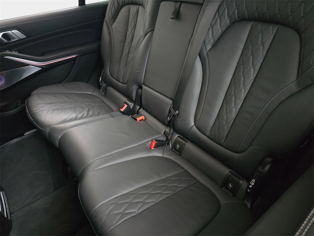 Used 2021 BMW X7 M50i w/ Executive Package image 18