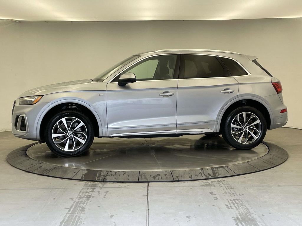 Certified 2023 Audi Q5 2.0T Premium w/ Convenience Package image 2