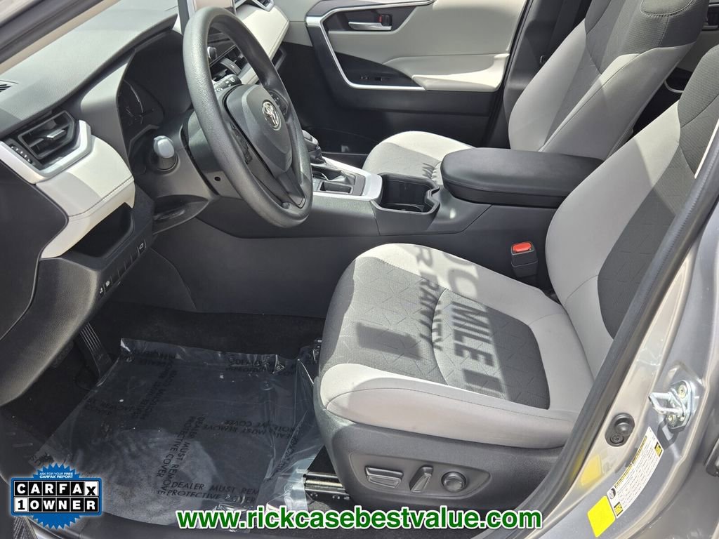 Used 2023 Toyota RAV4 XLE w/ Convenience Package image 11