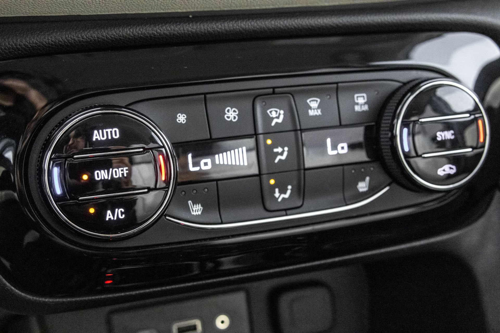 Used 2023 Buick Encore GX Select FWD image 27