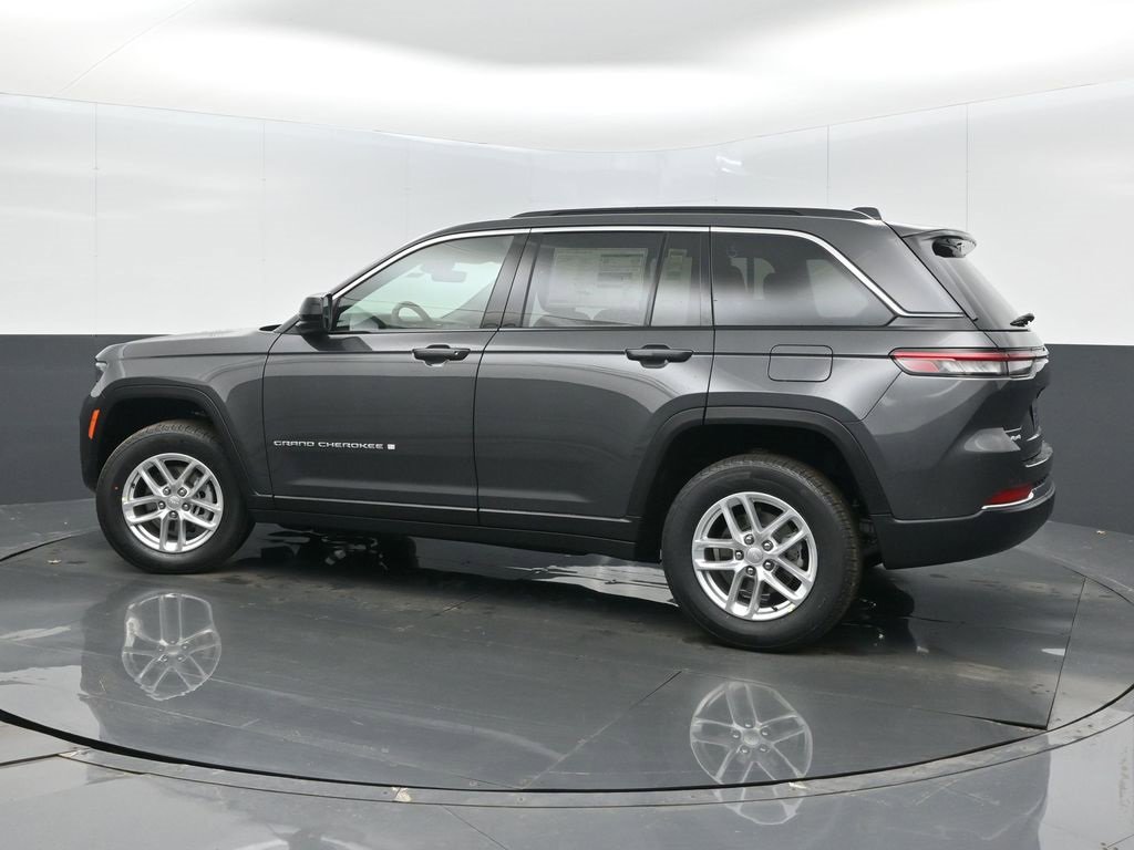 New 2026 Jeep Grand Cherokee Laredo image 5
