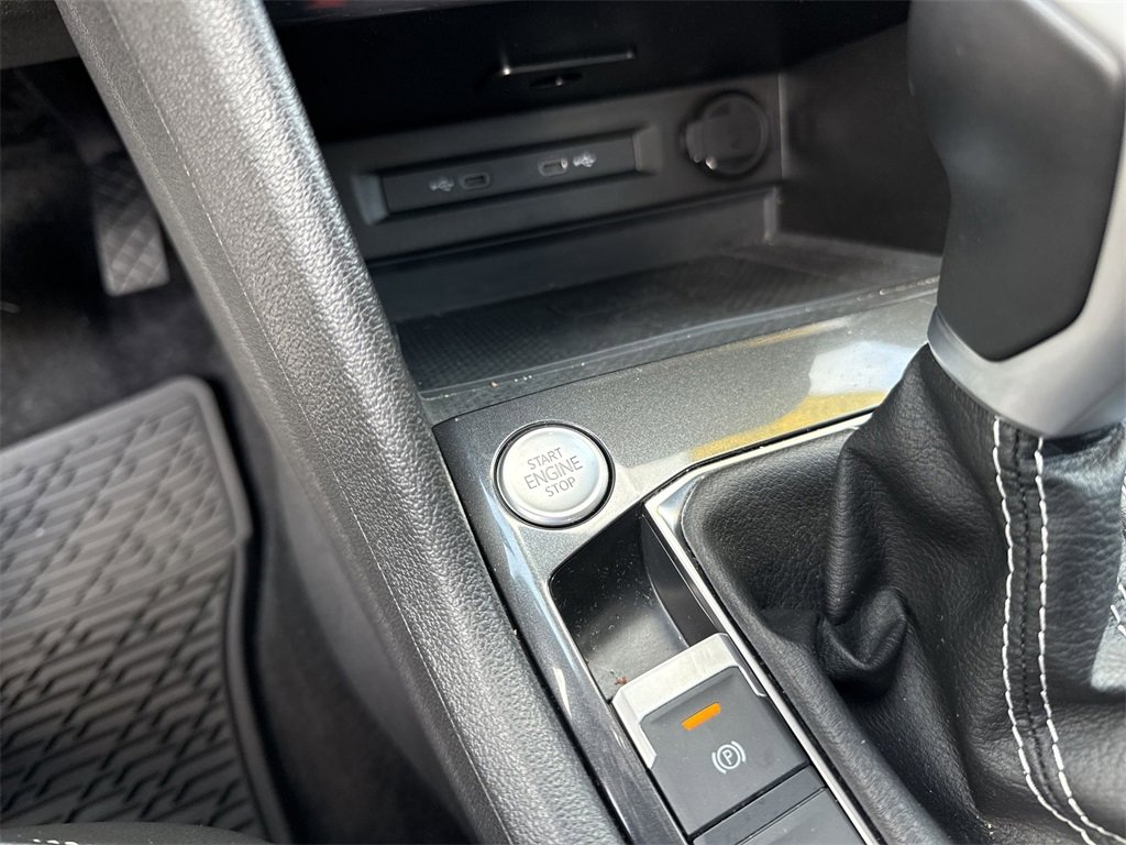 Used 2024 Volkswagen Tiguan SE image 28