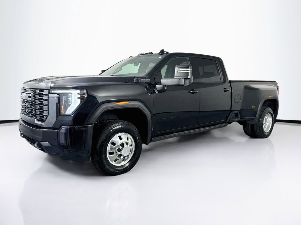 Used 2024 GMC Sierra 3500 Denali Ultimate AWD/4WD image 3