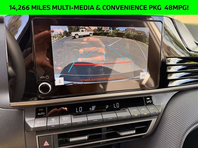Used 2025 Toyota Camry SE FWD image 19