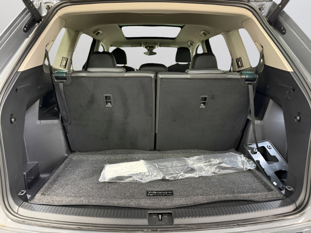 Used 2025 Volkswagen Atlas SEL image 9