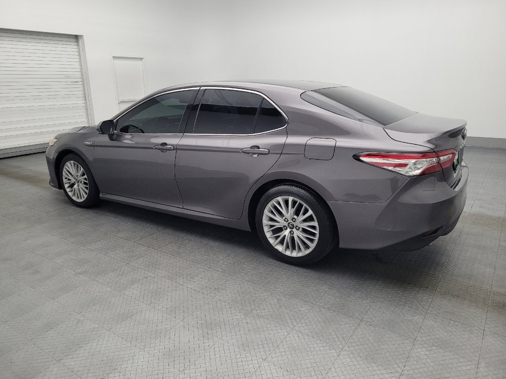 Used 2018 Toyota Camry XLE image 3