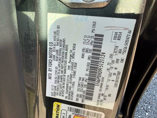 Used 2015 Ford Fusion SE w/ Equipment Group 202A image 18