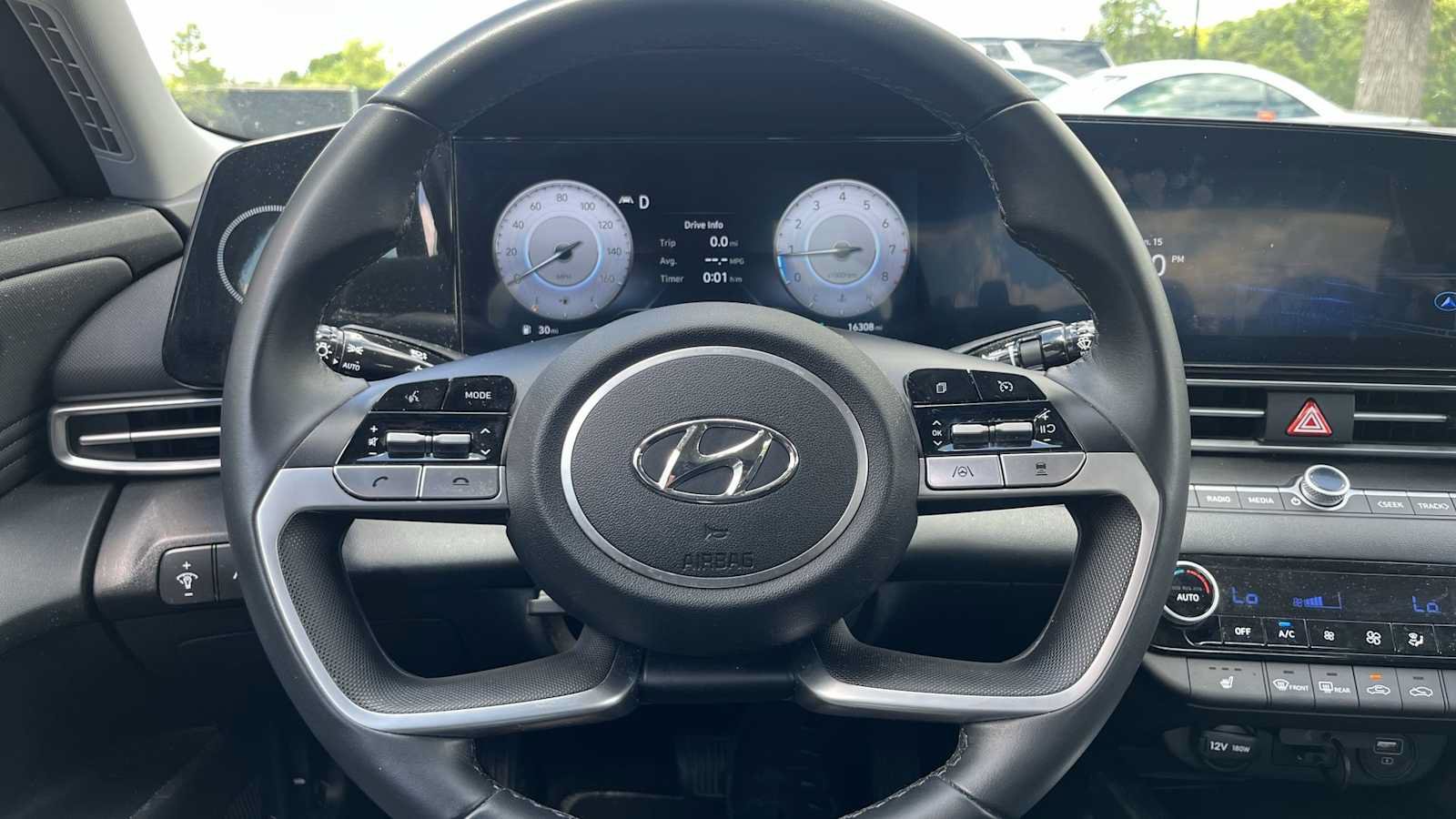 Used 2023 Hyundai Elantra SEL w/ Convenience Package FWD image 31