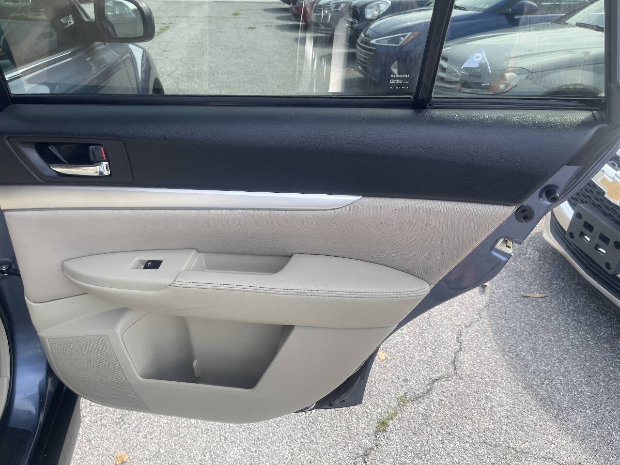 Used 2013 Subaru Outback 2.5i Premium AWD/4WD image 27