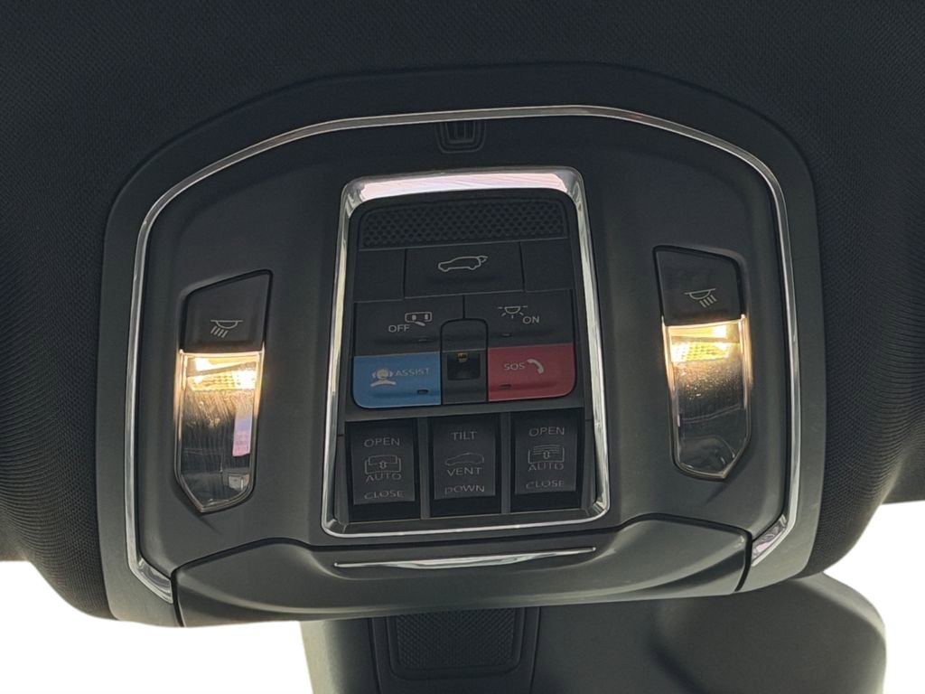 Used 2024 Jeep Grand Cherokee L Limited w/ Luxury Tech Group II image 26