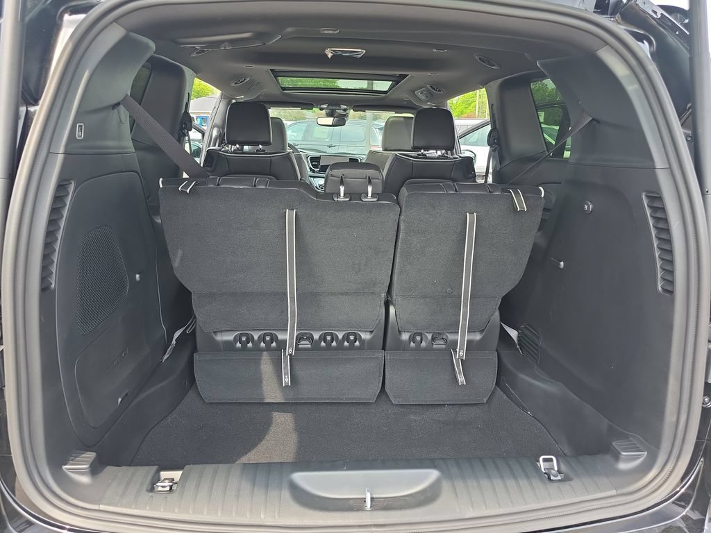 New 2027 Chrysler Pacifica Limited AWD/4WD image 13