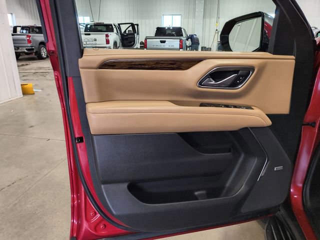 Used 2023 Chevrolet Suburban Premier AWD/4WD image 22