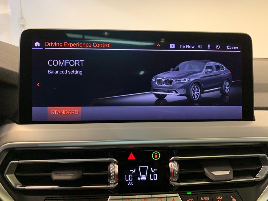 Used 2025 BMW X4 xDrive30i w/ Premium Package AWD/4WD image 32