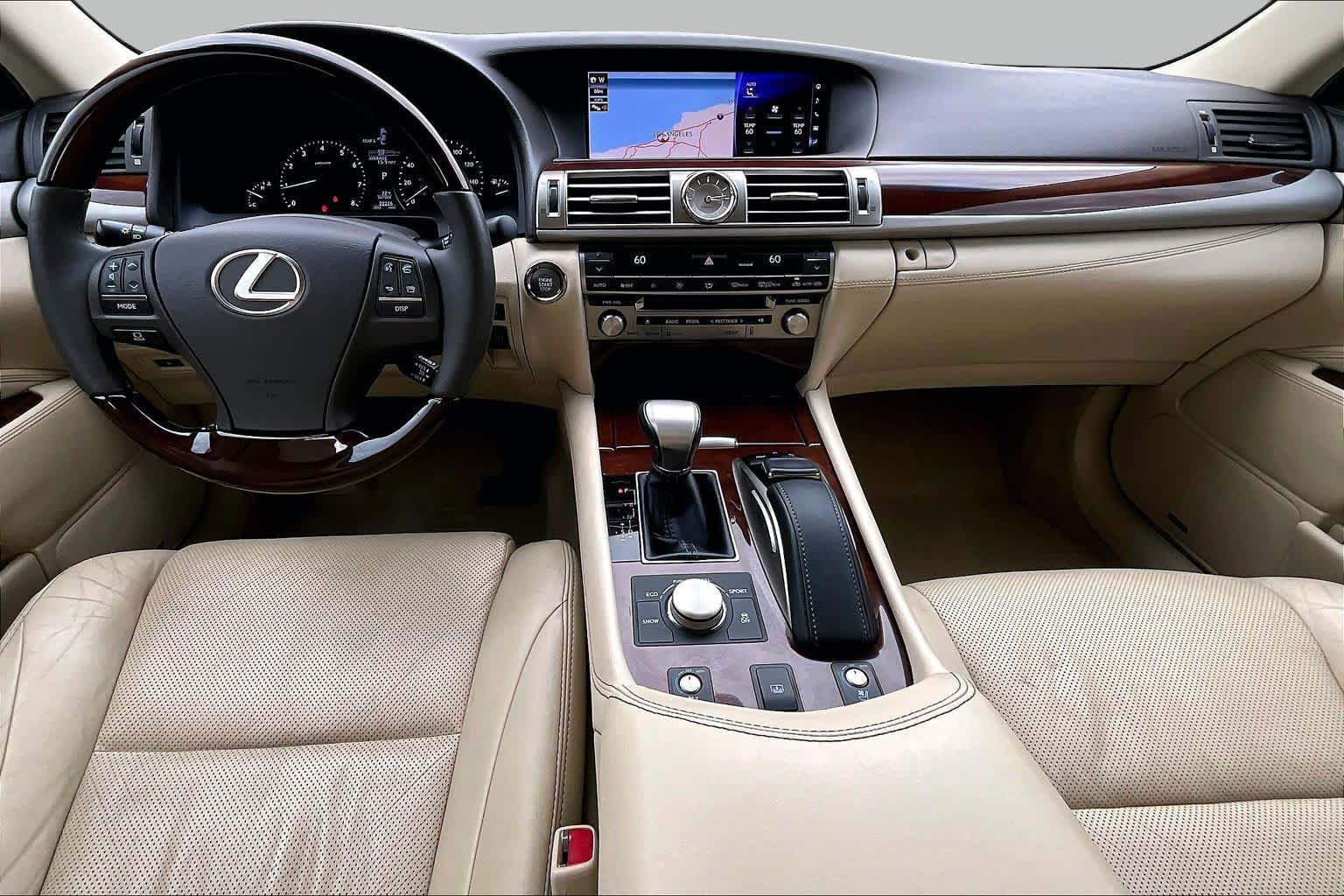 Used 2016 Lexus LS 460 w/ Comfort Package RWD image 13