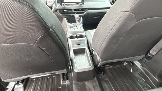 Used 2023 Chevrolet Colorado W/T RWD image 20