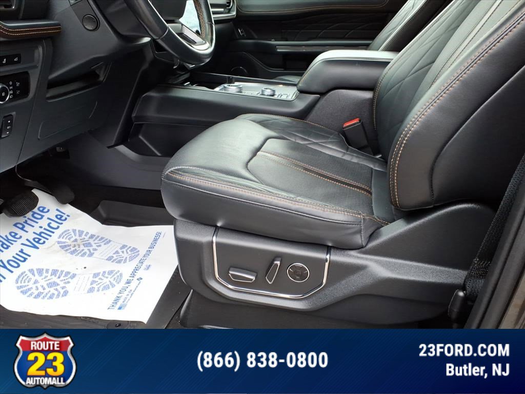 Certified 2023 Ford Expedition Platinum image 15