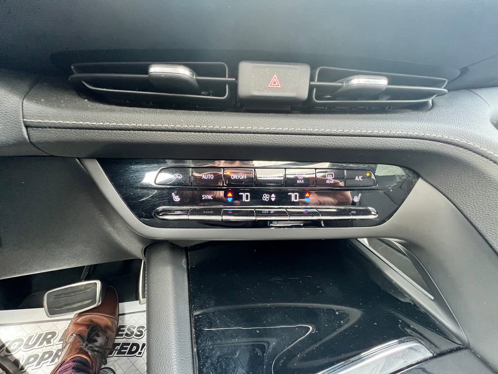 Used 2023 Buick Envision Essence w/ Sport Touring Package FWD image 24