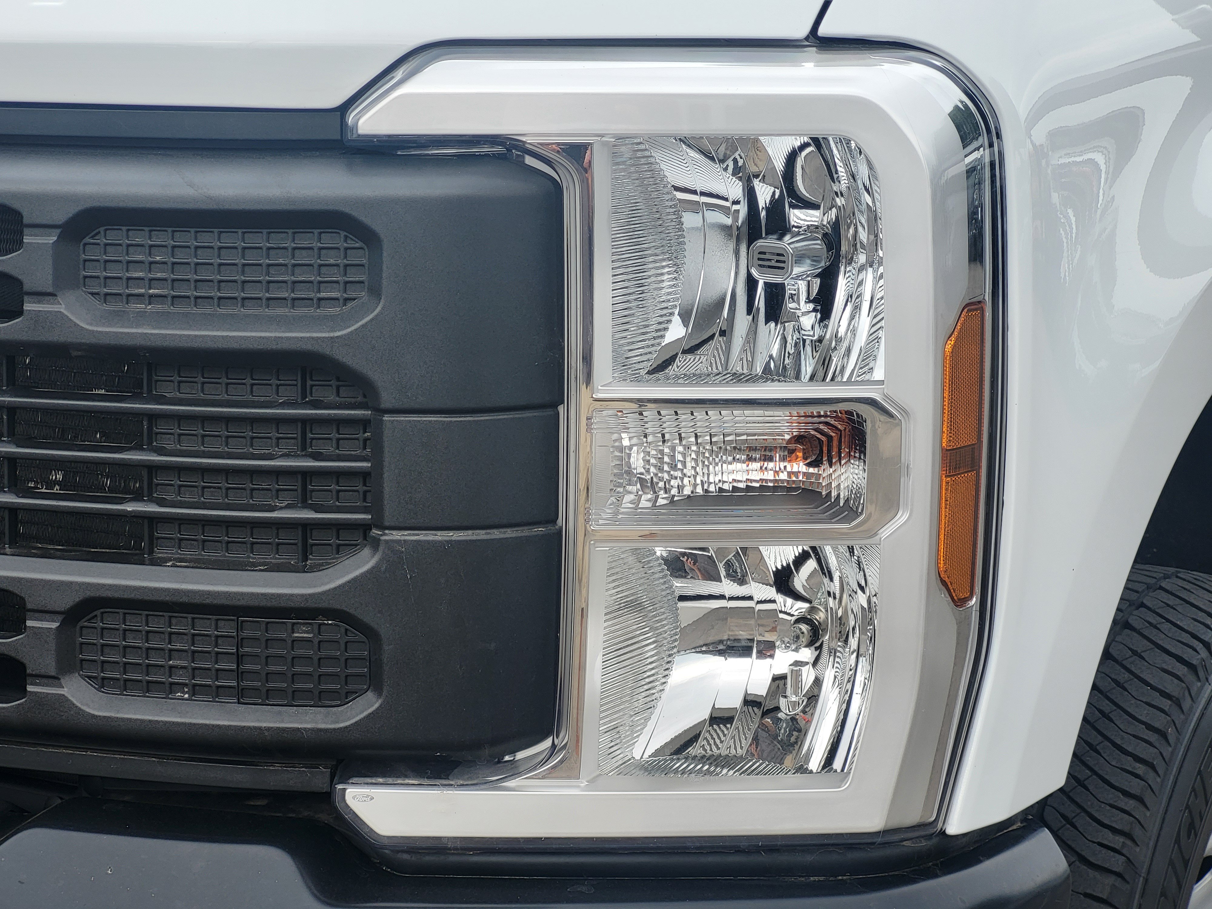 Used 2024 Ford F250 XL AWD/4WD image 8