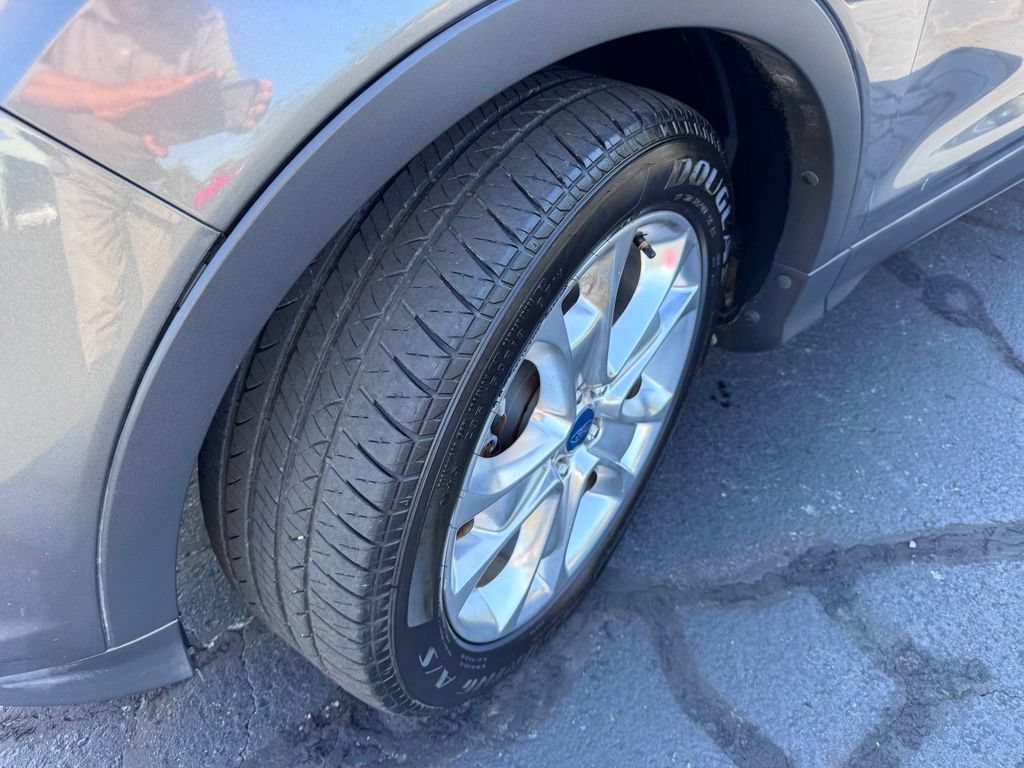 Used 2013 Ford Escape SE FWD image 12