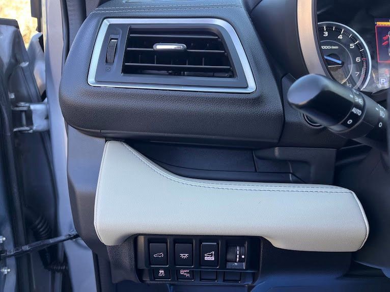 Used 2021 Subaru Ascent Limited w/ Technology Package image 12