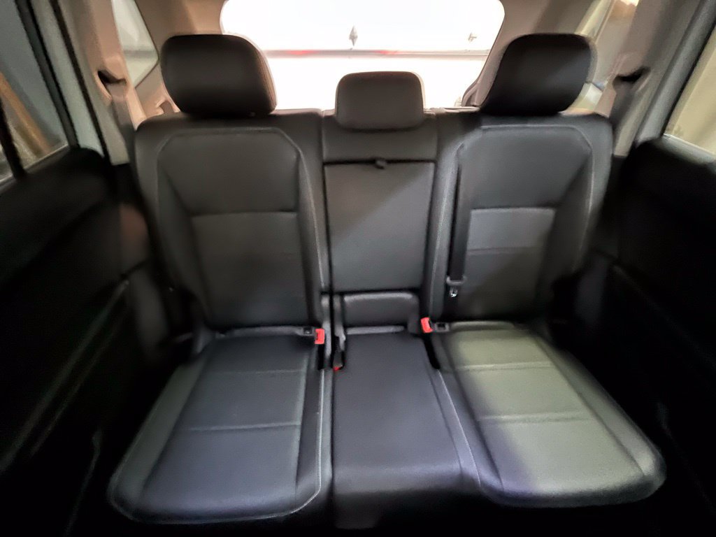 Used 2021 Volkswagen Tiguan SE AWD/4WD image 28