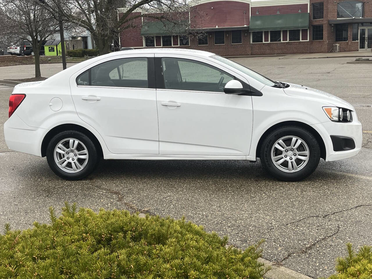 Used 2016 Chevrolet Sonic LT image 6