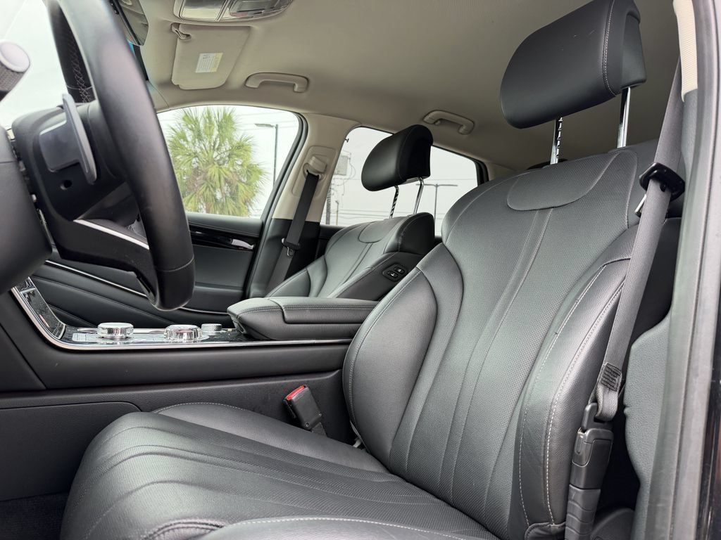 Used 2025 Genesis GV80 2.5T Standard AWD/4WD image 12
