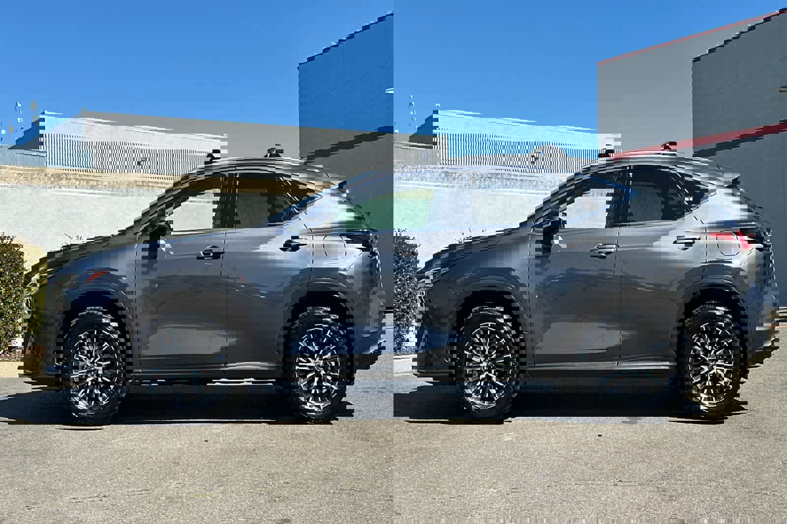 Used 2025 Lexus NX 350h AWD w/ Accessory Package (2T) image 9