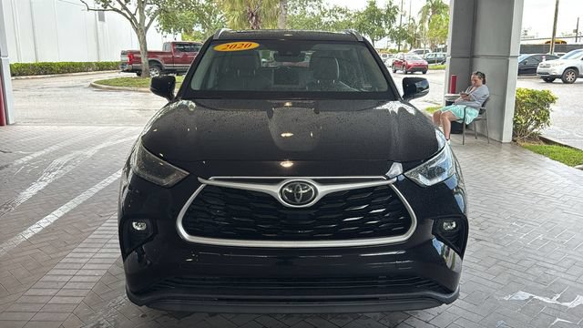 Certified 2021 Toyota Highlander XLE FWD image 2