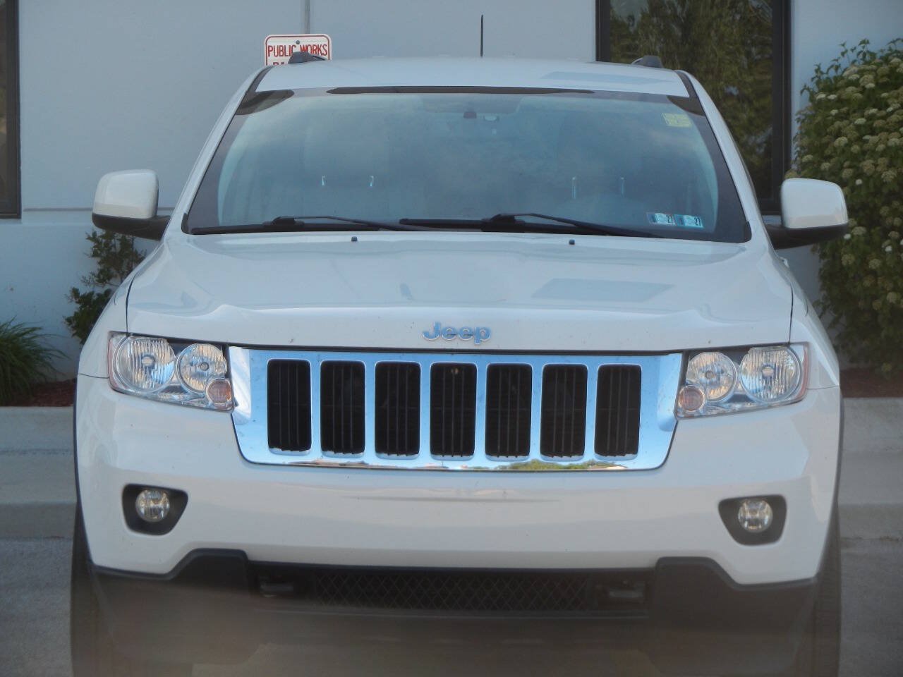 Used 2011 Jeep Grand Cherokee Laredo AWD/4WD image 9