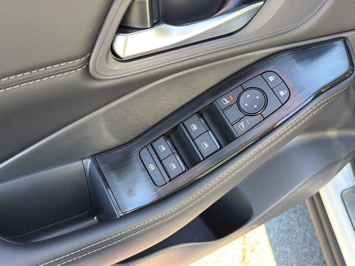 New 2026 Nissan Rogue Dark Armor FWD image 31