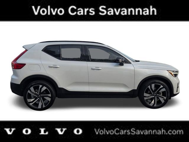 Certified 2023 Volvo XC40 B5 Ultimate w/ Protection Package Premier image 3