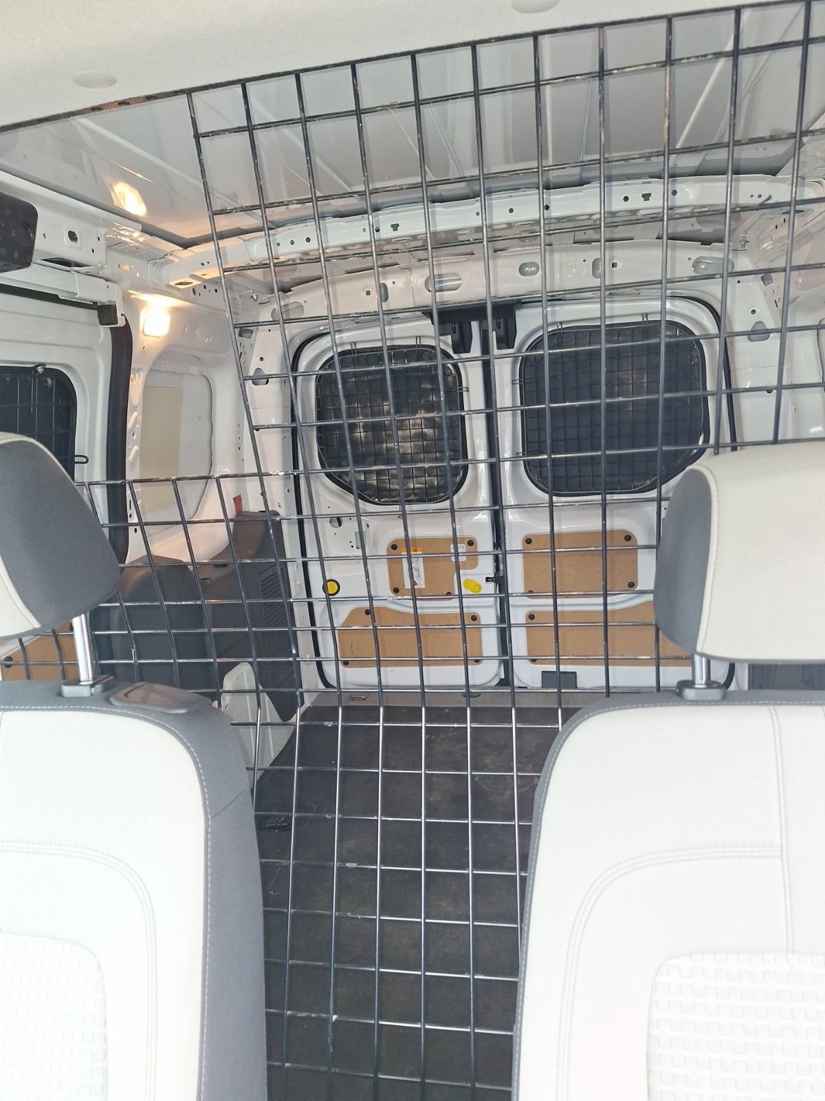 Used 2020 Ford Transit Connect XLT FWD image 16