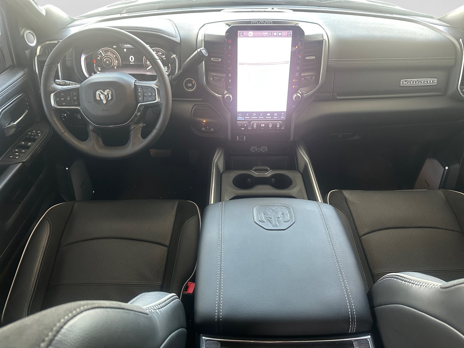 Used 2025 RAM 2500 Laramie AWD/4WD image 15